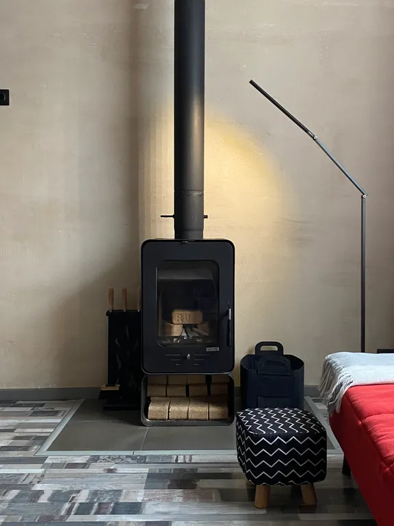 Эколофт с камином, мангалом, парковкой и отдельным входом в центре