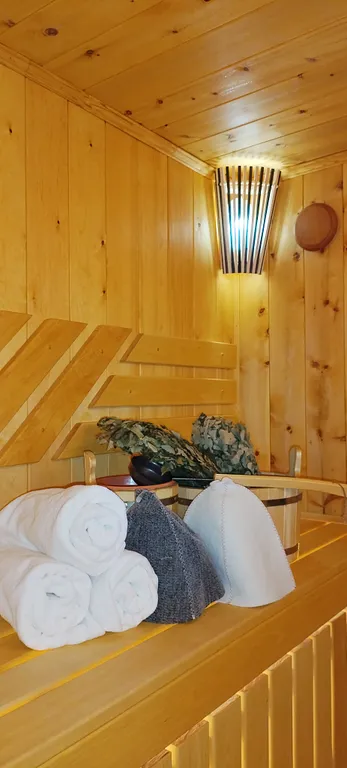 Домик с баней и бассеином