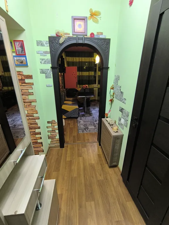 Ареал-однушка возле аэропорта с видом на весь город