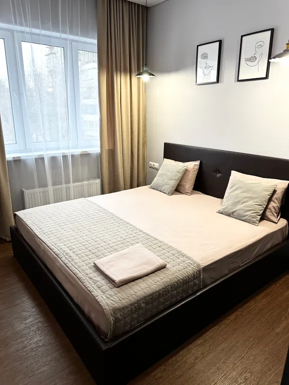 Двухкомнатная квартира в центре города, Российская, Набережная, Арбат