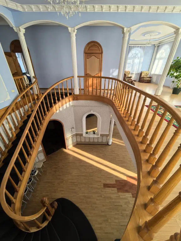 Коттедж в центре города с бассейном