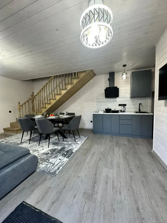 Коттедж 2 новый в самом сердце Домбая