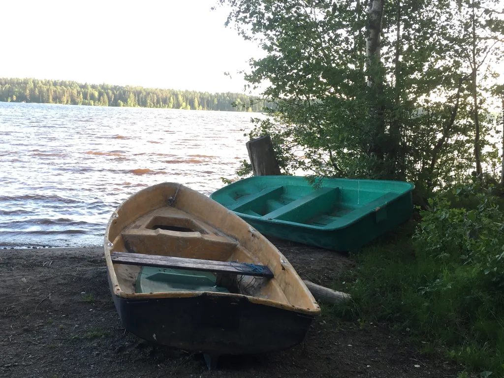 Дом на берегу озера