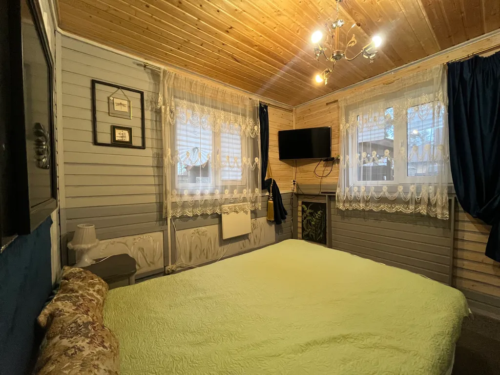 Дом с олененком и гортензиями