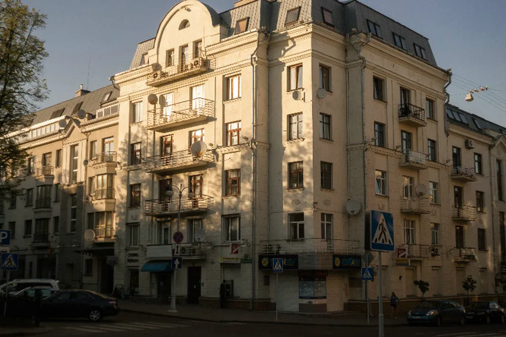 Квартира Квартира Центр- метро Отябрьская, две спальни и гостиная, балкон, 2 этаж — Минск