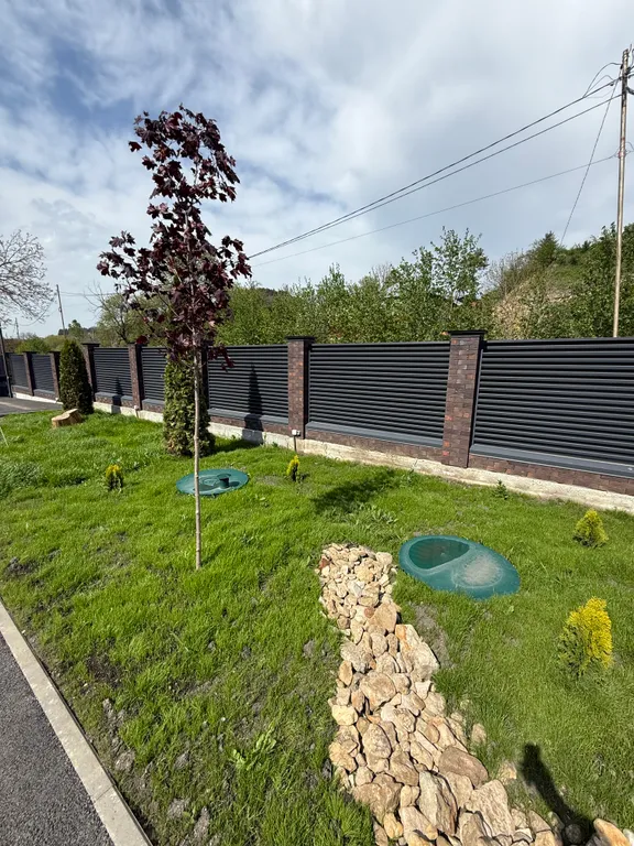 Коттедж в живописной части города с баней, мангалом и беседками