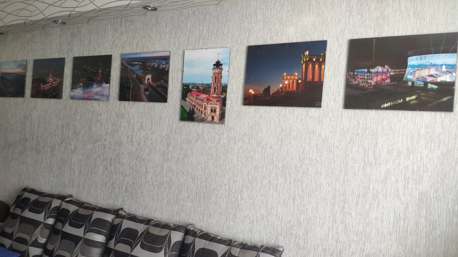 Фото