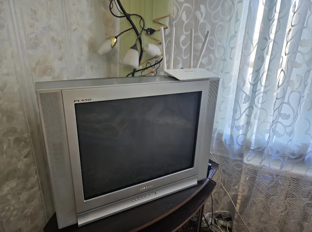 Двухкомнатная квартира в Шахтёрске с водой