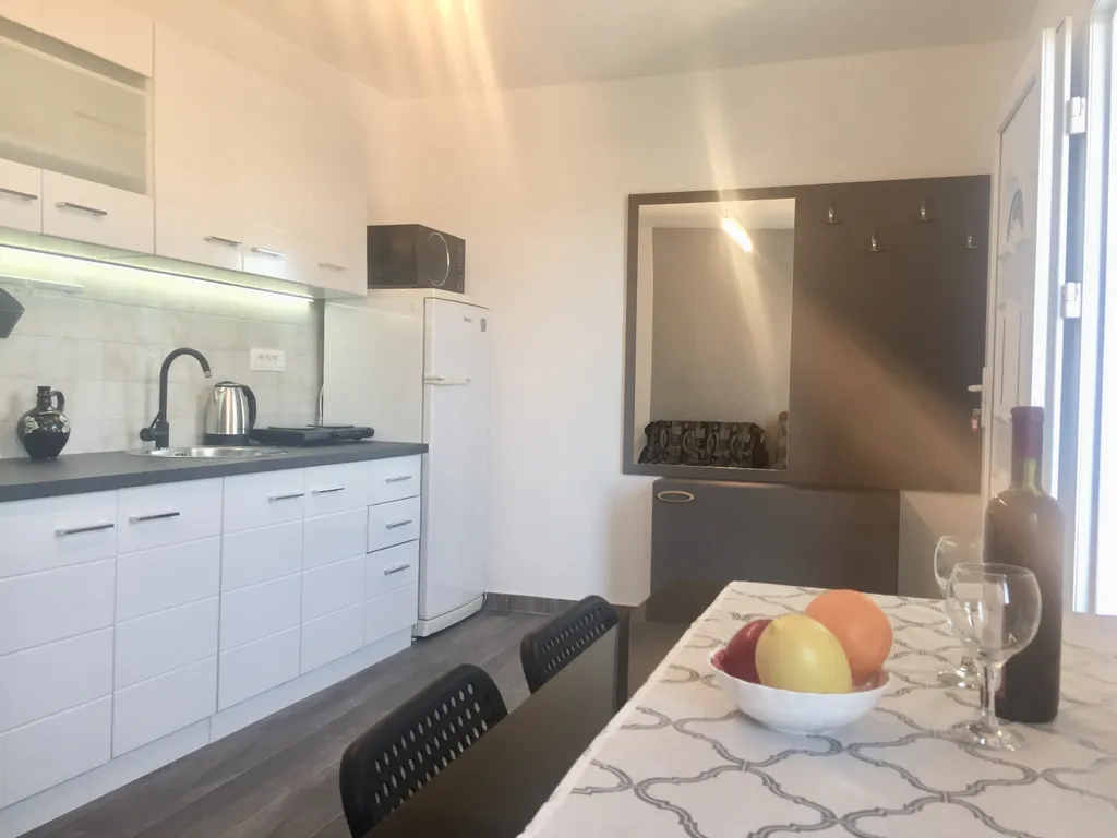 Апартаменты с отдельной спальней City и видом на горы