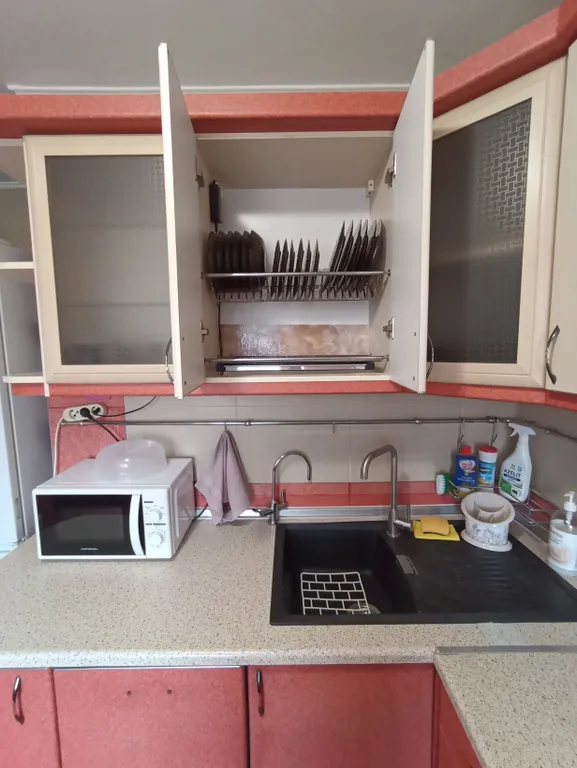 2-комнaтная квaртира в центpе Cимферополя (пaрк Tренeвa)