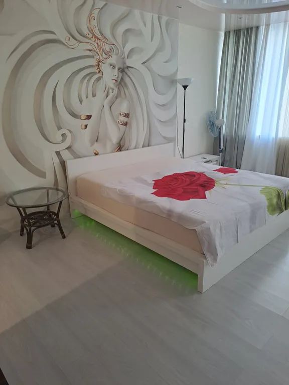 1-комнатная квартира с джакузи с дизайнерским ремонтом