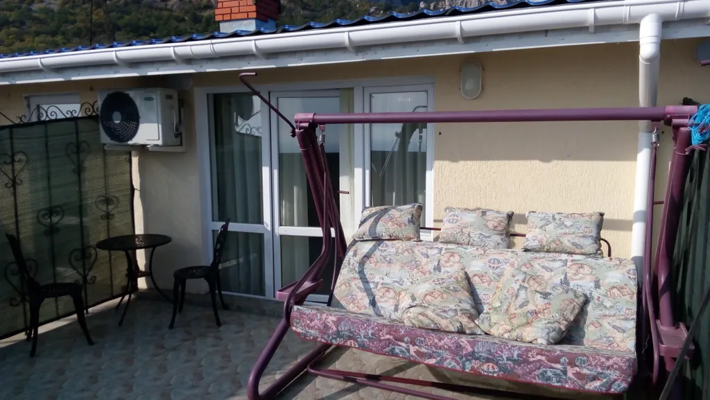 Квартира-студия над парком Форос лучшим большим обзорным балконом