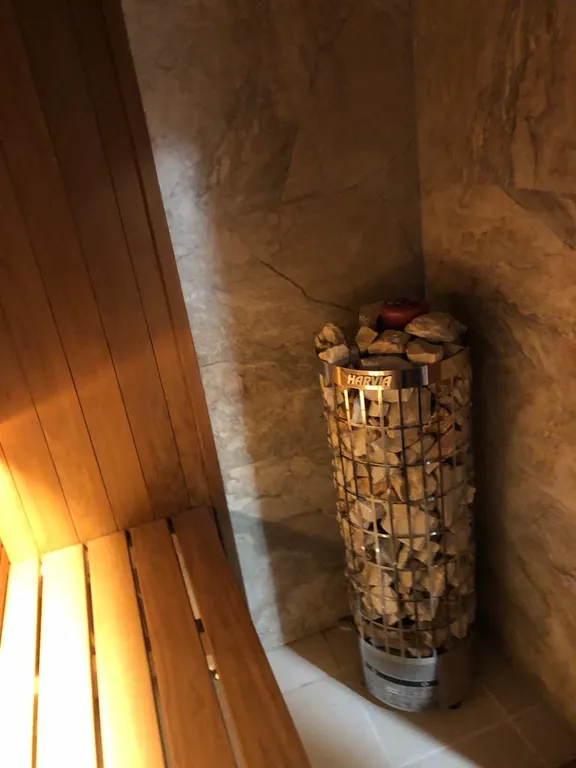 Уютный деревянный дом с видом на горы