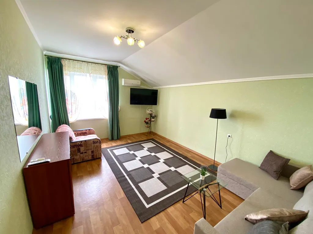 Коттедж Этаж дома со своим входом — аренда посуточно в Гаспра