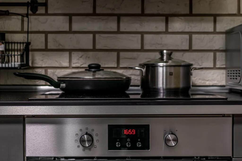 Двухуровневая квартира-студия с отдельной спальней