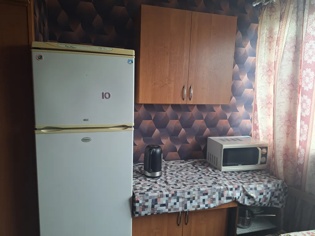 Квартира Трёхкомнатная квартира в удобном месте, рядом вокзал и автостанция — Тихвин