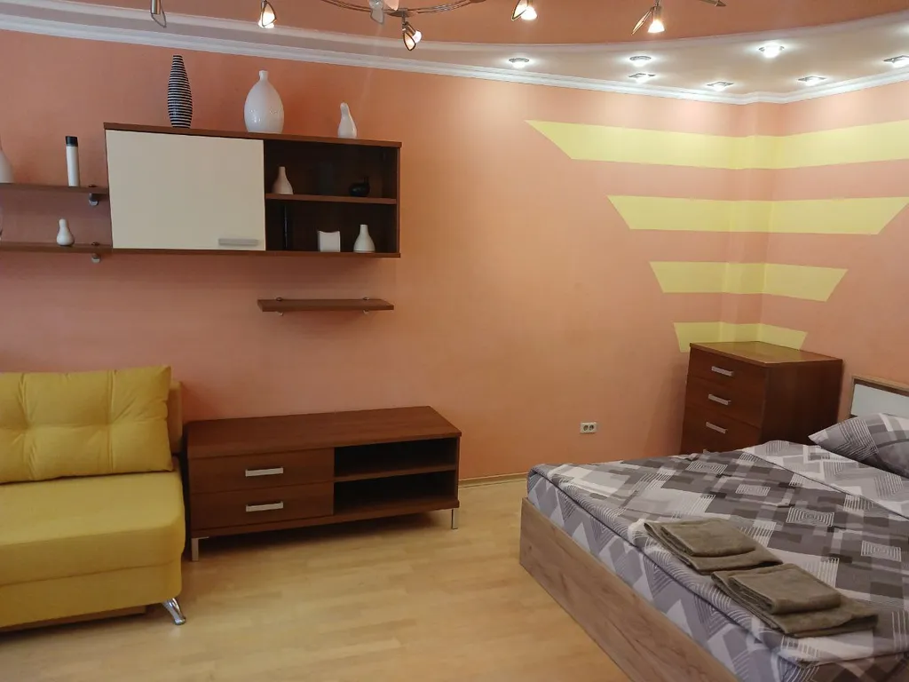 Яркая студия Aday Aparts в центре Курска