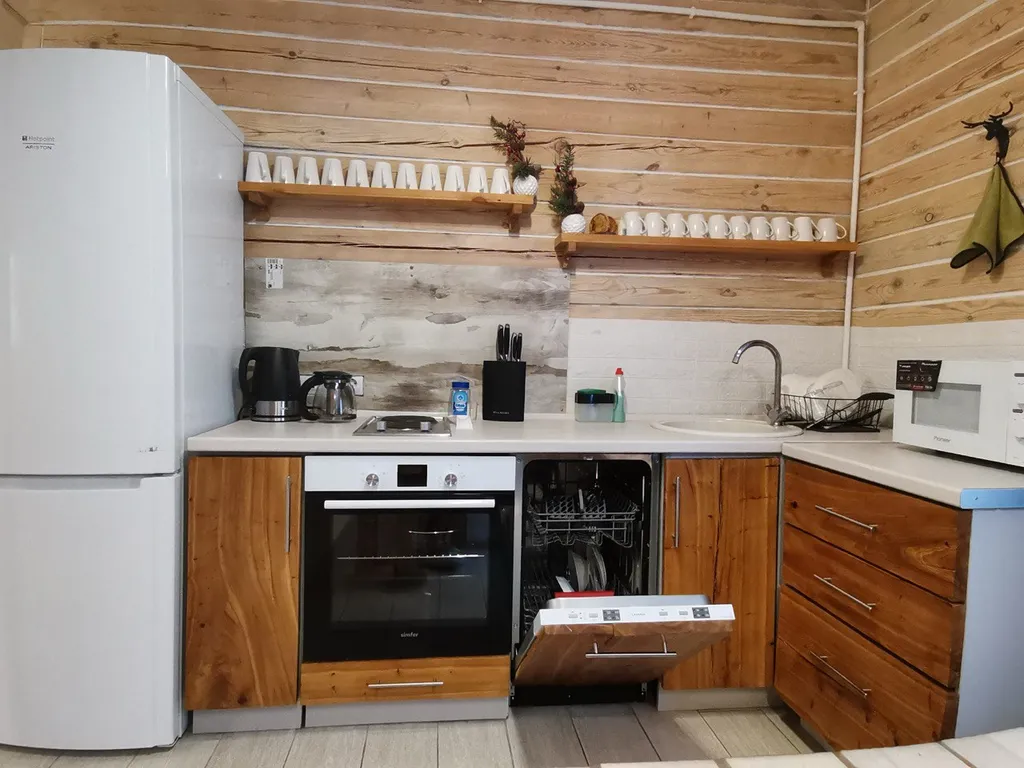 Новый уютный дом из профилированного бруса в кедровом лесу