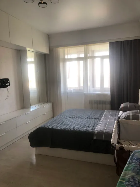 Просторная в центре, аэропорт 5 мин машиной, прекрасный вид на гору