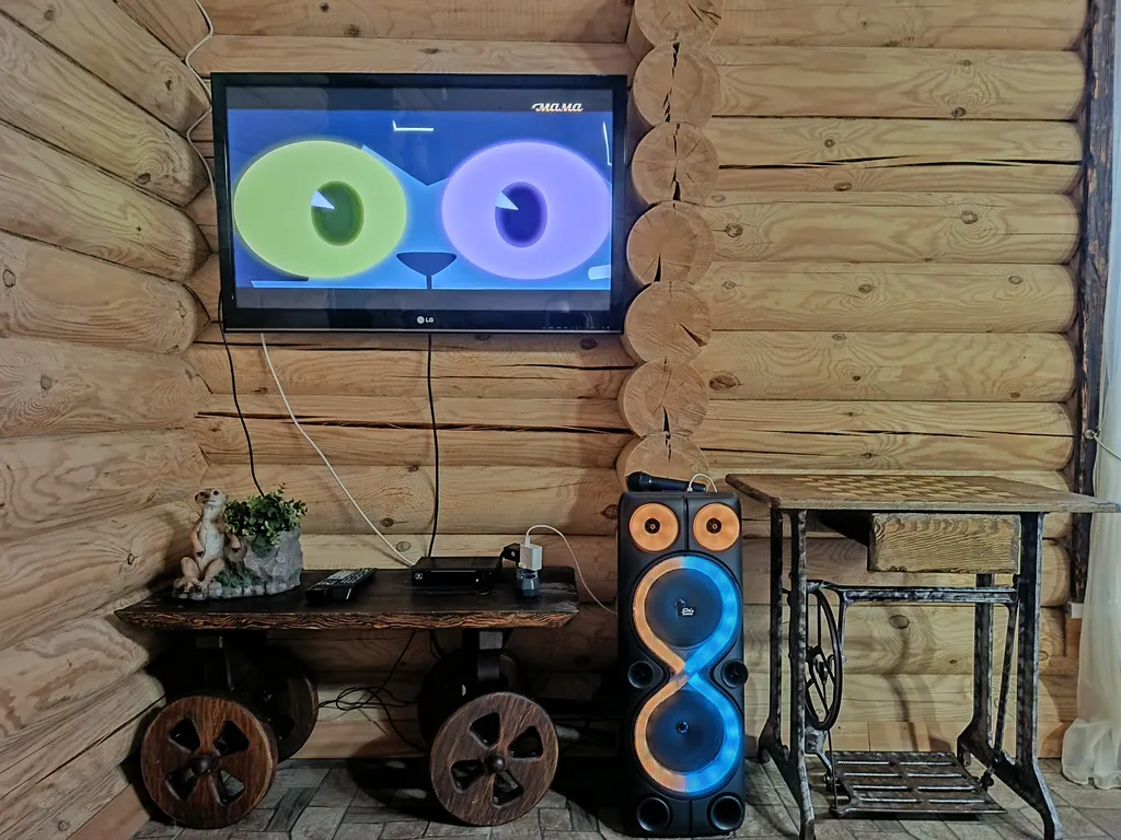 Дом с сауной, теплой купелью и аэрохоккеем на берегу водохранилища