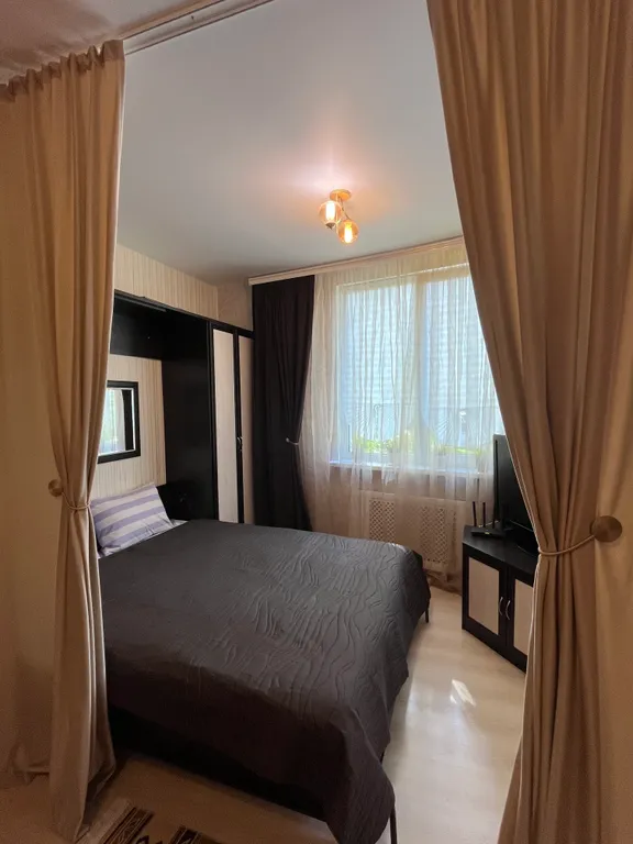 Большая квартира с зонированием и с видом на лес