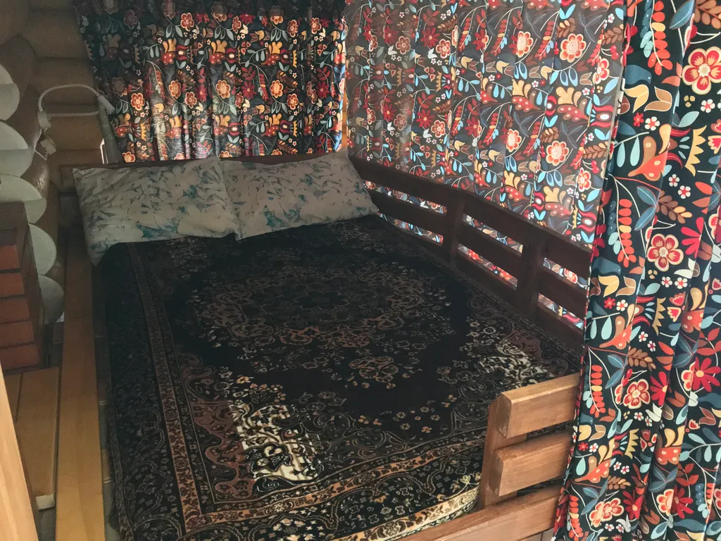 Дом из бревна Терем с сауной в черте города