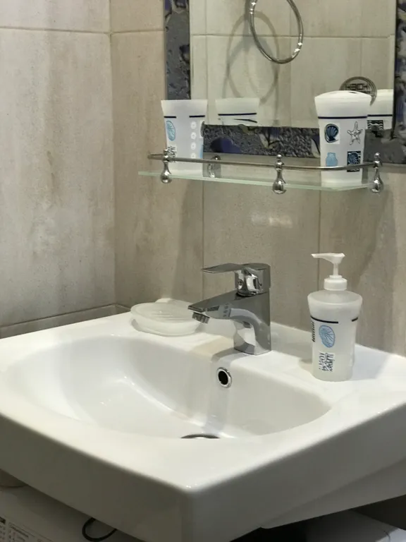 Квартира Квартира Уютная студия рядом с морем, бассейн, парковка — Адлер