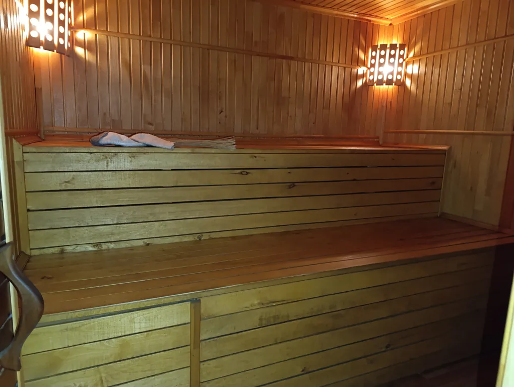 Уютный дом с баней рядом с заливом, карьером, голубыми озерами и сосновым лесом