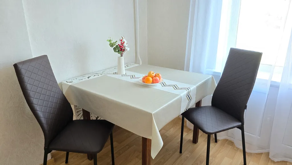 2-комнатная квартира с двумя кроватями и диваном