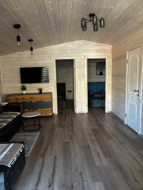 Новый коттедж с террасой и завораживающим видом на горы