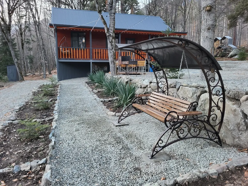 Коттедж с видом на горы (3 спальни)