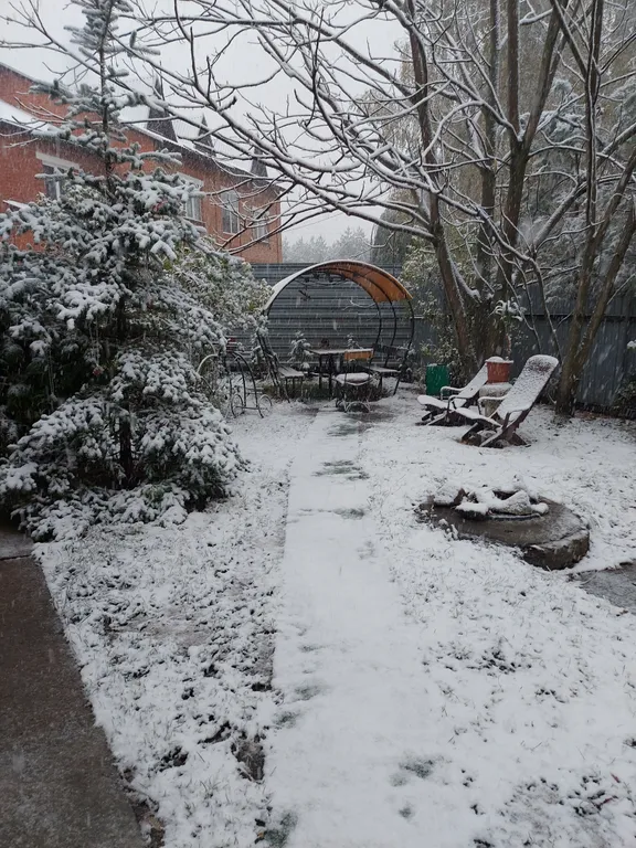 Коттедж Марианна с бильярдом, теннисом, сауной и бассейном