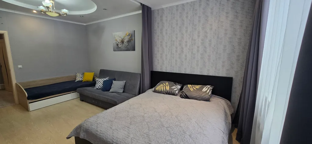 Просторная евро-двухкомнатная кваpтира в центре города Нягань