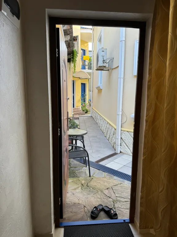 Частный сектор квартира в центре Адлера