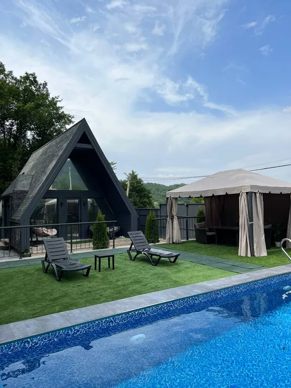 Коттедж с видом на лес и горы