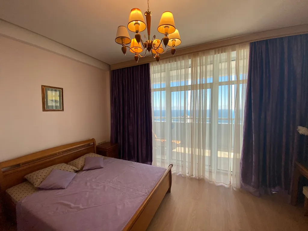 Квартира  с открытым бассейном и шикарным видом на море