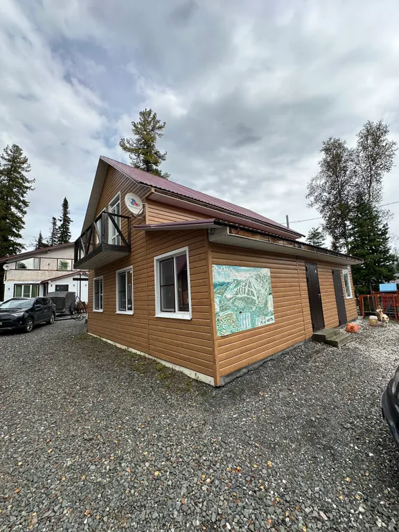 Коттедж Гостевой двор "Дом в кедрах" — Шерегеш