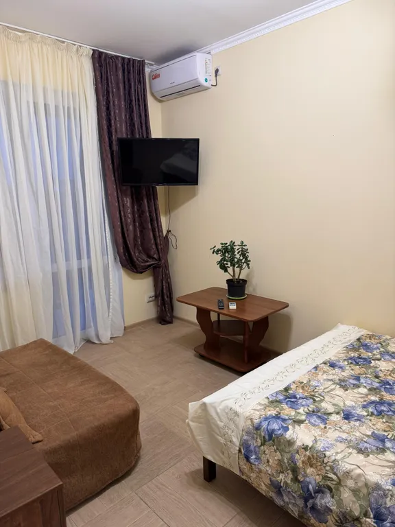 Квартира №6 Двухместный с доп.местом 3 эт, с балконом — аренда посуточно в Вардане