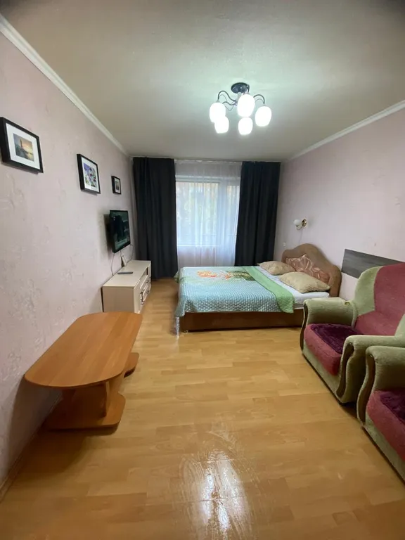 Однокомнатная квартира с балконом в Октябрьском районе