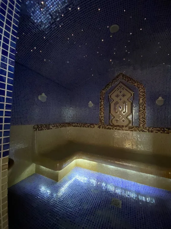 Коттедж с бассейном