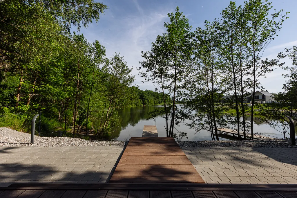 Дом с баней на озере