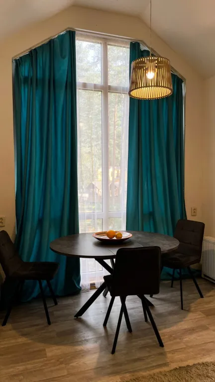 Двухэтажный дом в самом центре Софийской поляны