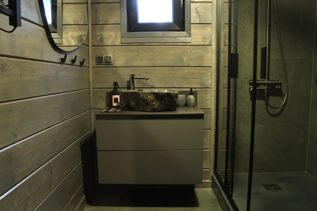 Коттедж Вилла Kaksi с видом на озеро и каменной зоной барбекю — Приозерск