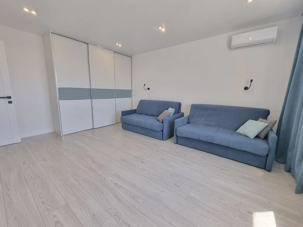 Супер видовая новая двухкомнатная квартира у моря в парке Победы