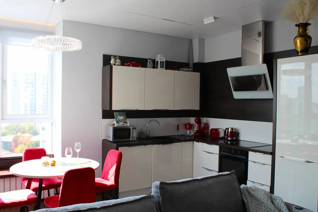 Видовая квартира с панорамным окном в центре