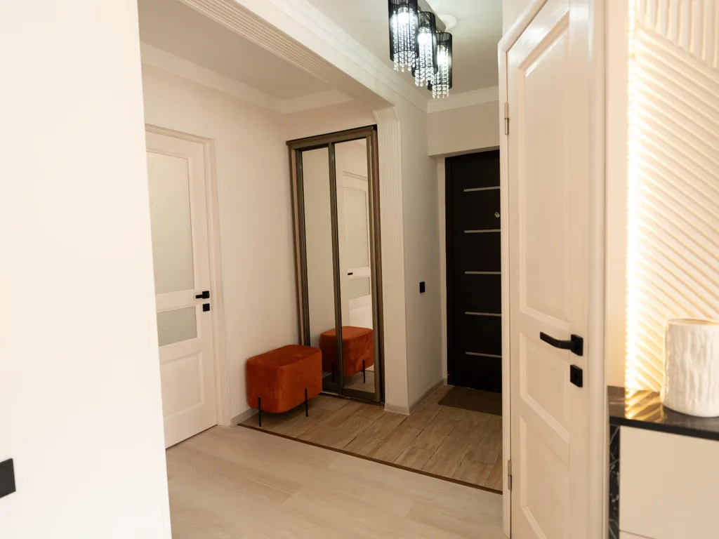 Дизайнерская квартира с видом на горы в центре Домбая