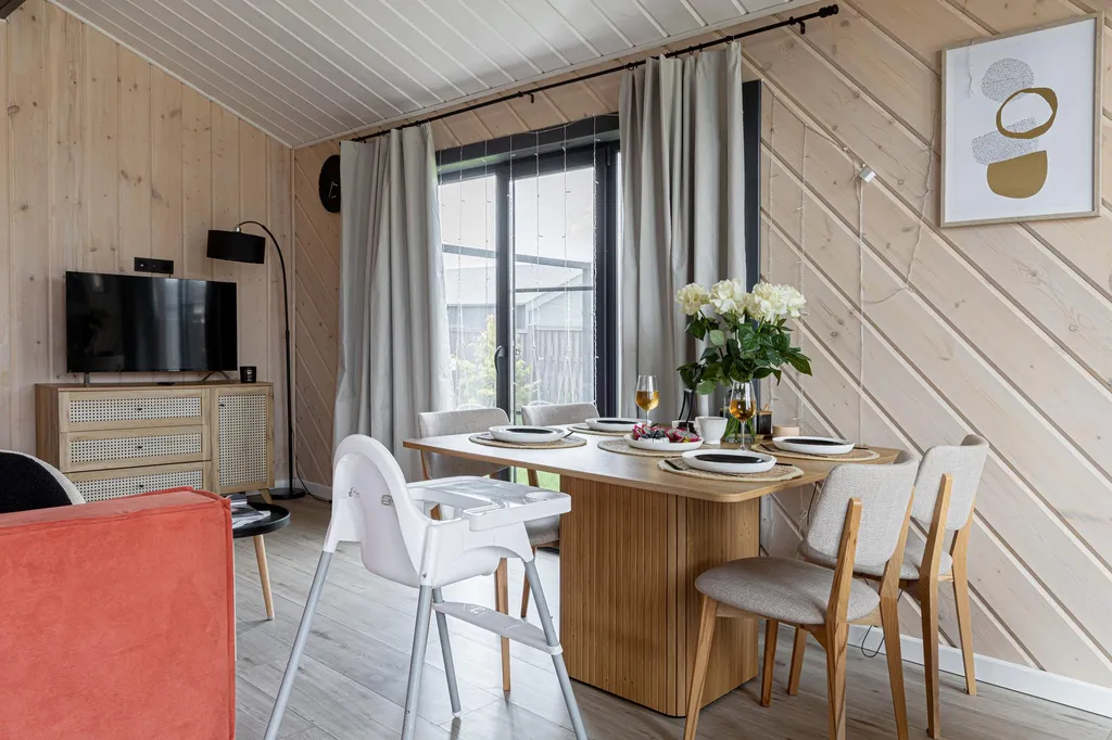 Коттедж Панорамный дом среди зимнего леса рядом с озером — Семеновское