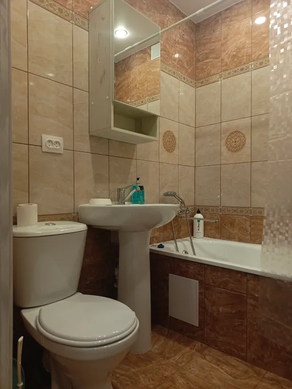 2-комнатная квартира с евроремонтом в престижном районе у РТЦ Виконда