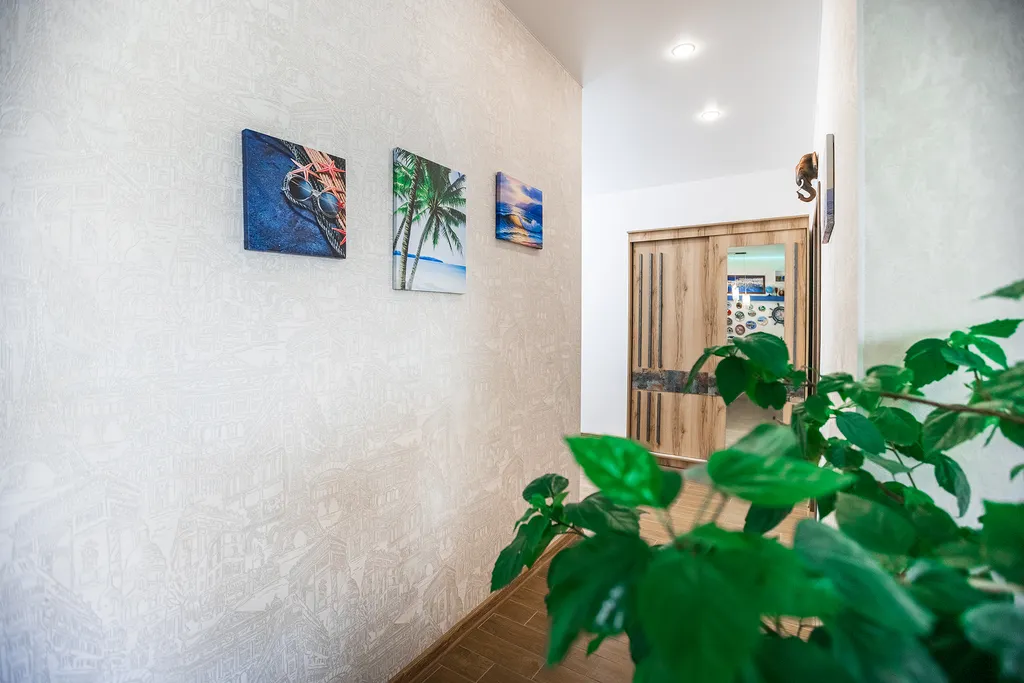 Большая евродвушка на берегу открытого моря