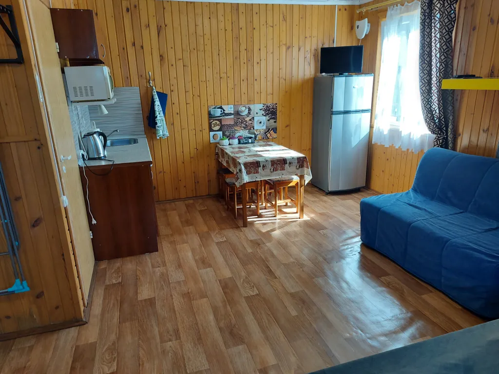 Комфортные домики у озера Дривяты под Замковой горой